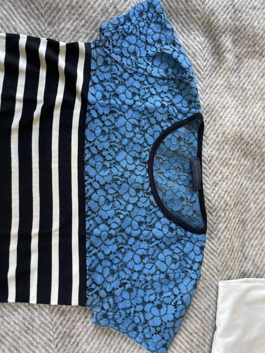 Trussardi Blusen: Trussardi blouse with lace worth 250,- – Gebraucht aus Männedorf von iza04 1