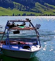 Einzigartiges top Surf- Wake und Ski Motorboot von Nautique