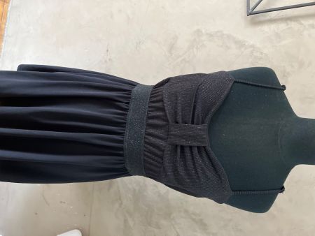 Robe noire brillante Taille M Mel