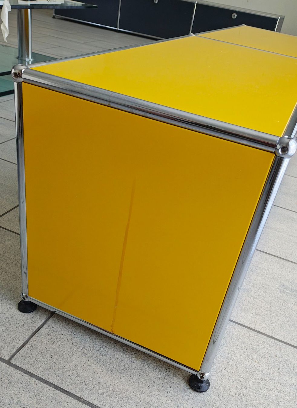 Cassettiere: USM Lowboard/Sideboard - 2-teilig - war als Bar im Einsatz – Usato da Bassersdorf venduto da Jenchrilian 4
