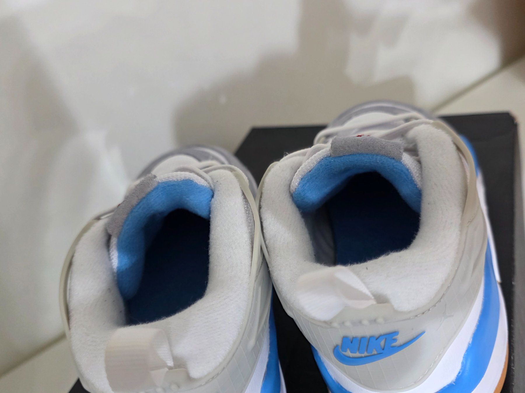 Scarpe per ragazzi: Jordan Kinder Schuhe Grösse 27 – Usato da Scherzingen venduto da Benjanil 2