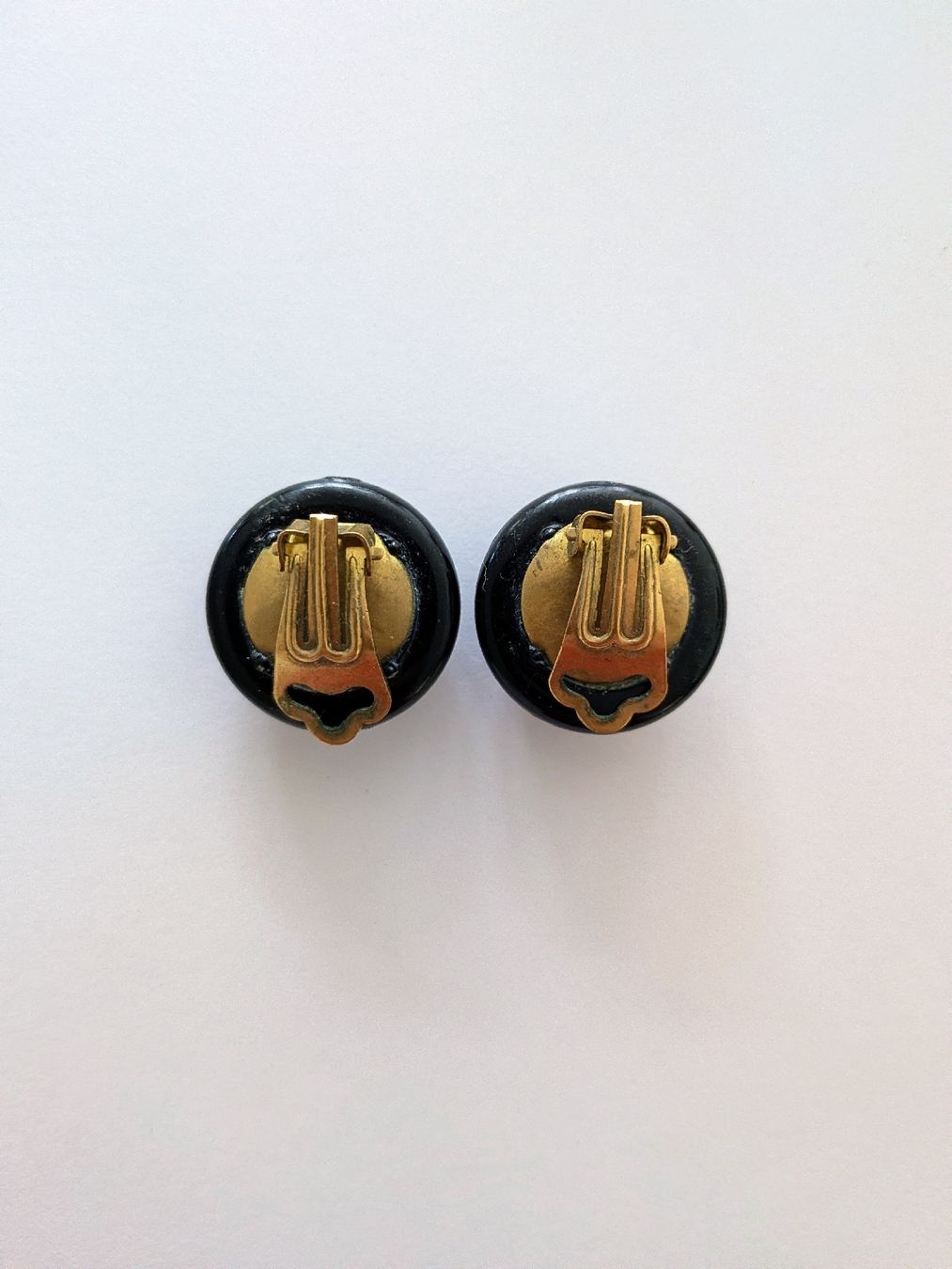 Orecchini pendenti & Orecchini a lobo: Round Clip Earrings Black Vintage – Usato da Lachen SZ venduto da joa_rf9n 1
