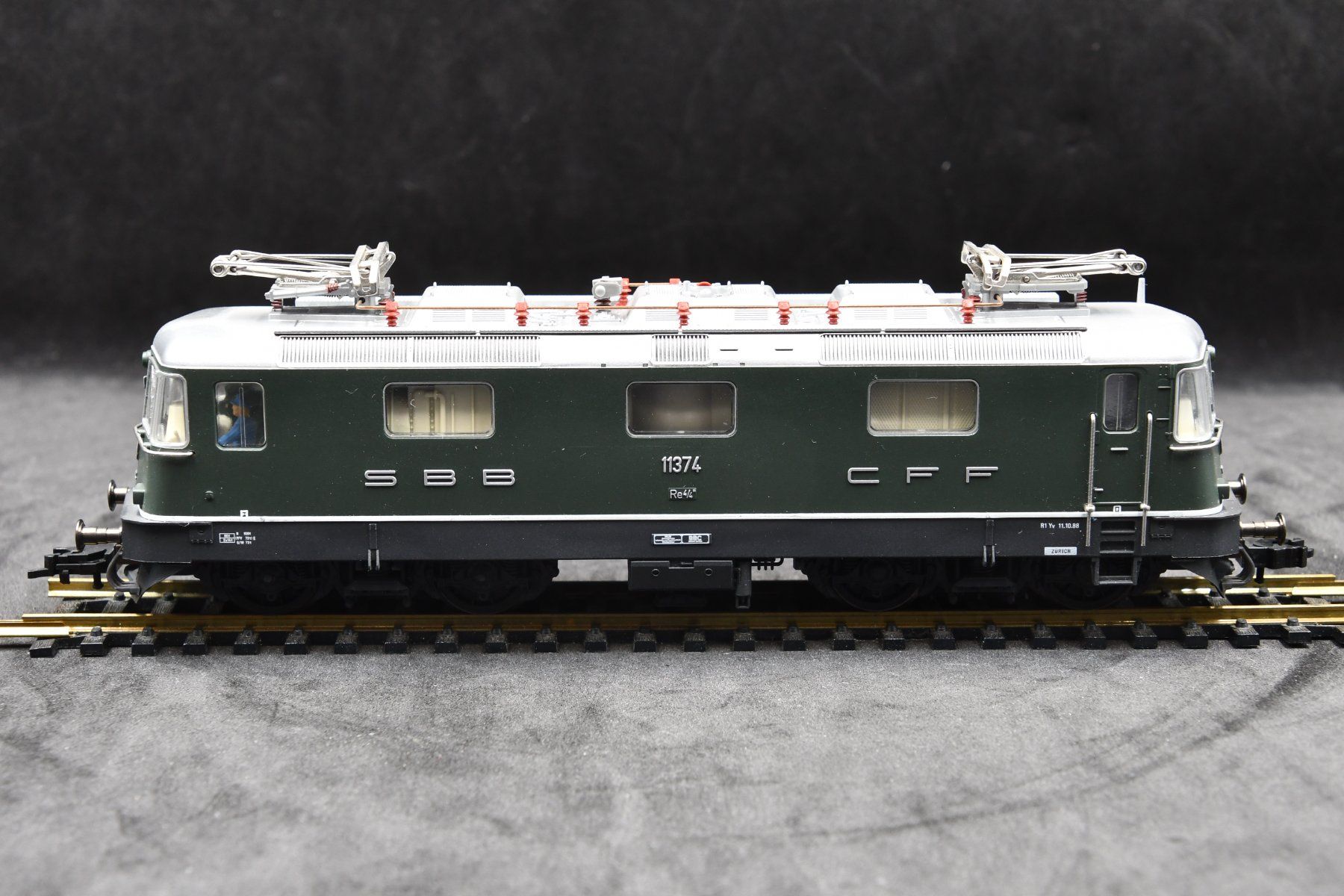 Fleischmann Modellini di ferrovie: Fleischmann E-Lok Re 4/4 II SBB, analog, Gleichstrom, H0 – Usato da Rapperswil SG venduto da Phantomas14 1