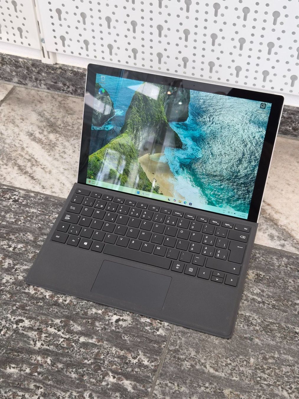 Microsoft Notebook: Surface Pro 6 | i5, 8GB, 256GB – Usato da Zürich venduto da Miscellaneous_