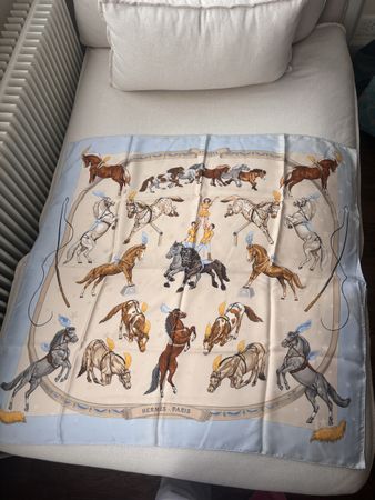 Hermès Seidentuch "Cavalerie circus" hellblau