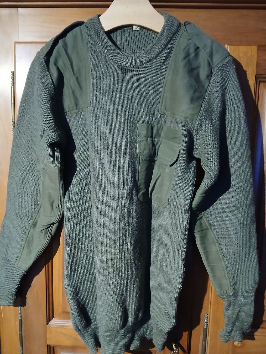 Schweizer Armee Maglioni & Felpe: Winterpullover in feldgrün – Usato da Boswil venduto da Aludo