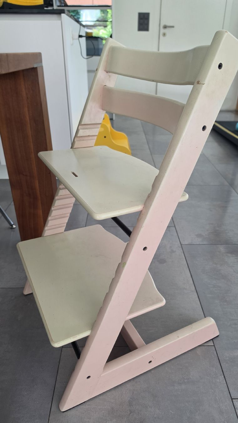 Stokke Hochstühle: TripTrapp Stuhl natur/rosa gebraucht – Gebraucht aus Richterswil von Dakiii 1