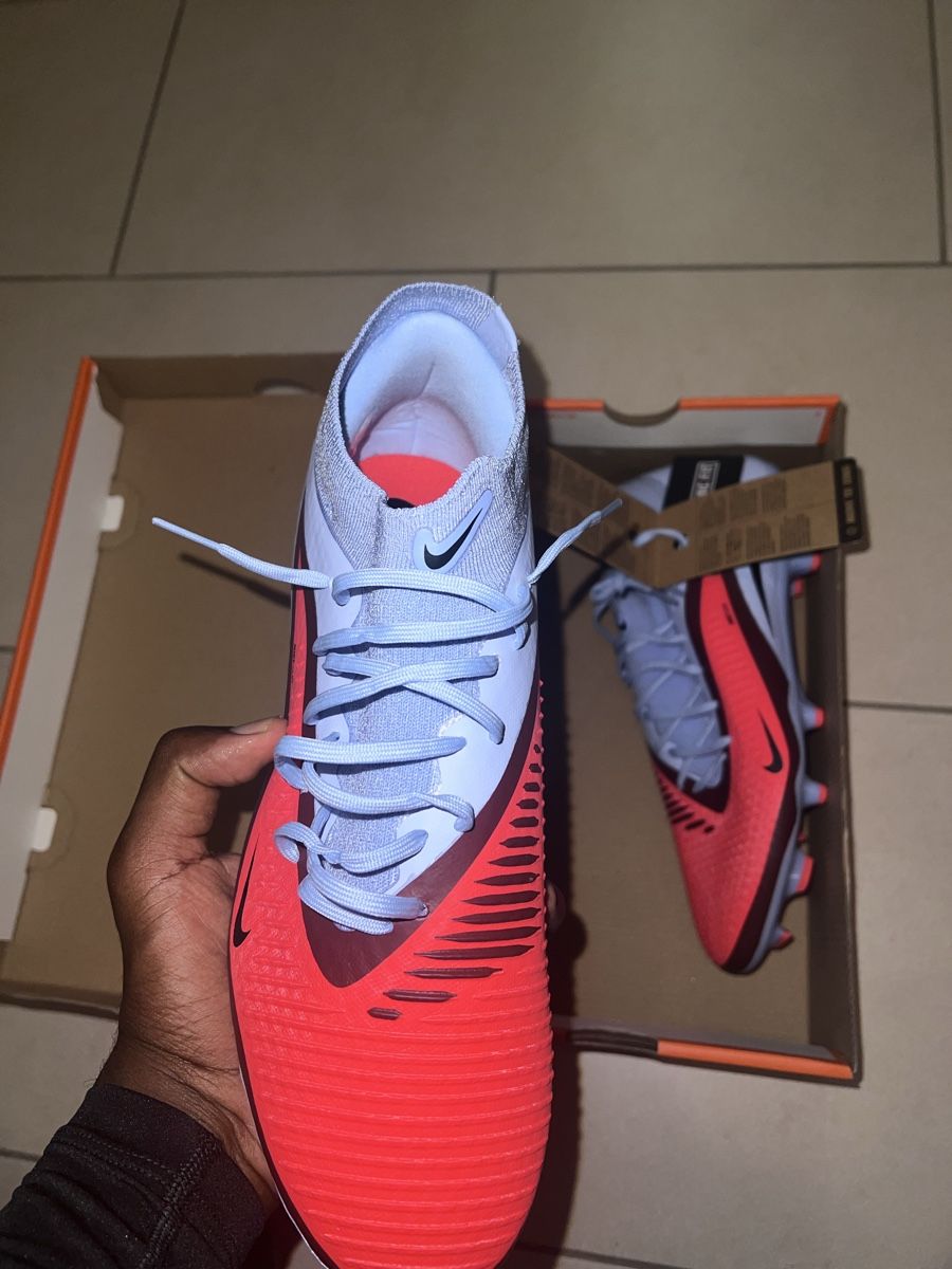 Nike Herrenschuhe: Crampon Phantom 6 high FG/MG – Neu und originalverpackt aus Genève von jae_n2pn 2