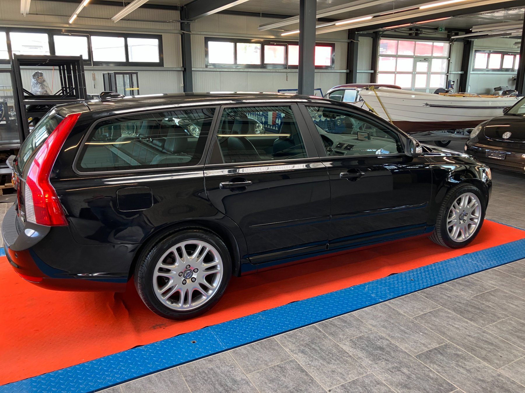 Volvo Automobili: VOLVO V50 1.6D DRIVe Start/Stop – Usato da Gampelen venduto da Steuer0 3