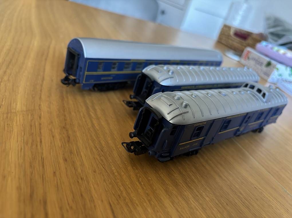 Lima Modelleisenbahnen: Lot de wagons de la marque lima – Gebraucht aus Orbe von car_8grw 2