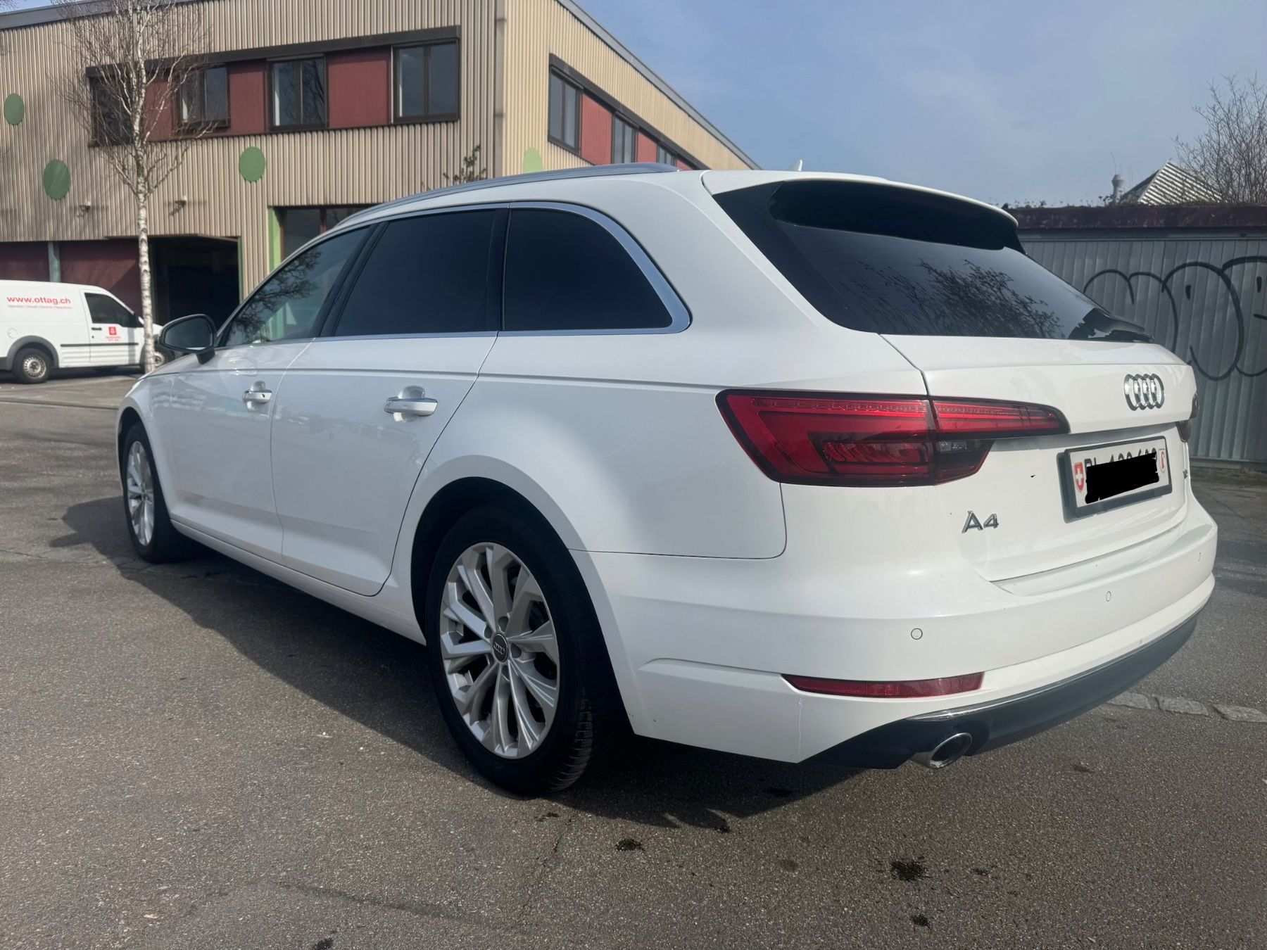 Audi Autos: AUDI A4 AVANT 2.0 TDI – D'occasion à Oberwil BL par Samsung010 4