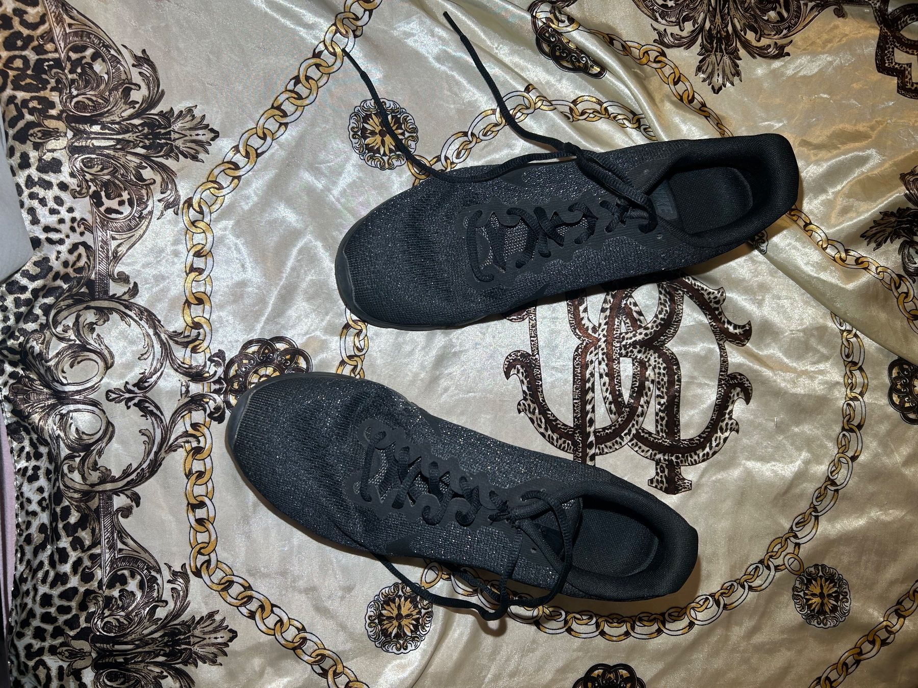 Nike Scarpe da uomo: Chaussures Nikenoires neuves pointure 44.5 – Usato da St-Légier-Chiésaz venduto da fav_djb9