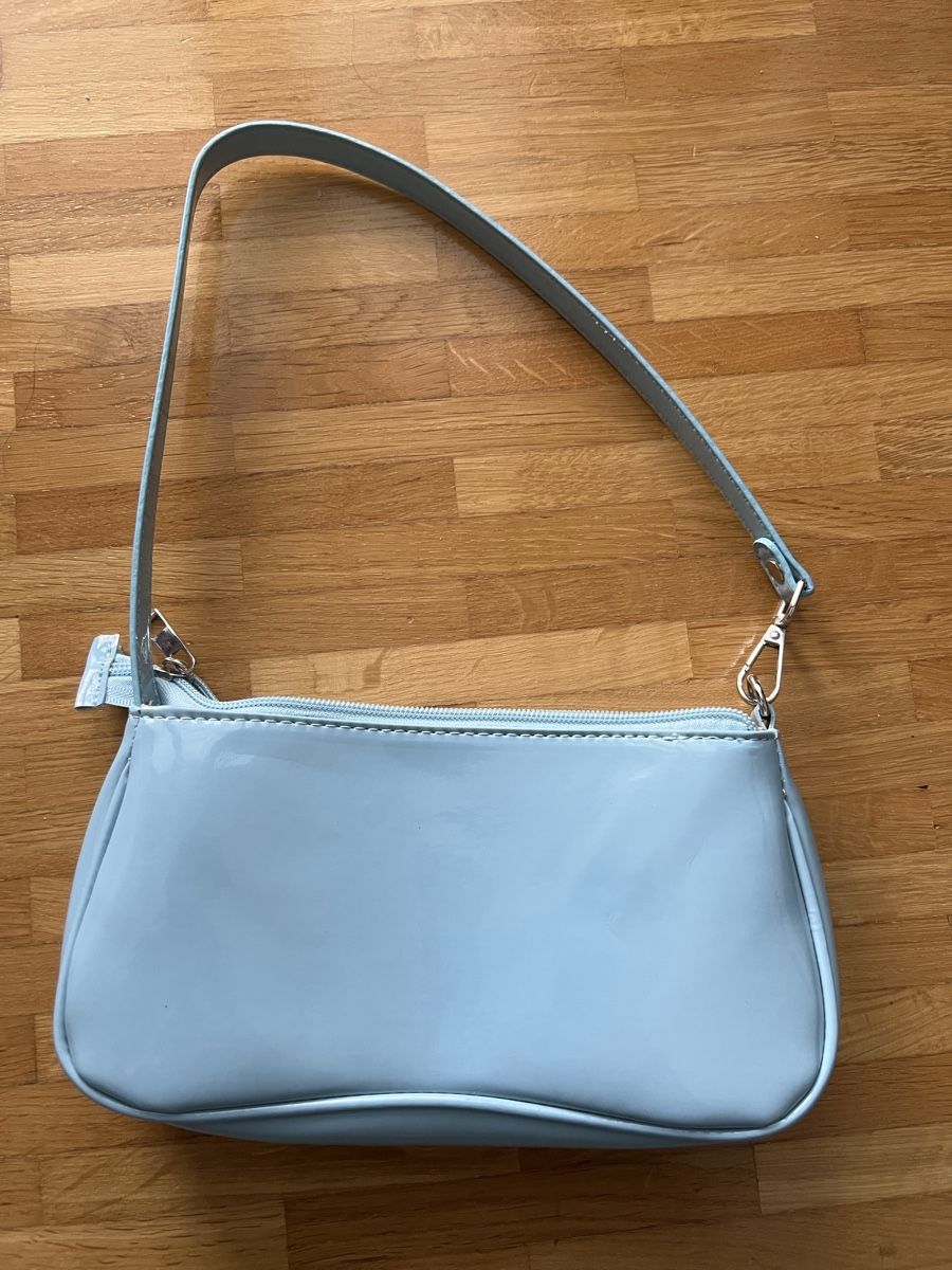 Sacs femmes: Hellblaue Schultertasche – Neuf (Voir description) à Richterswil par raf_9dxc