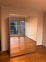 Kleiderschrank mit grossen Spiegeltüren – sehr guter Zustand