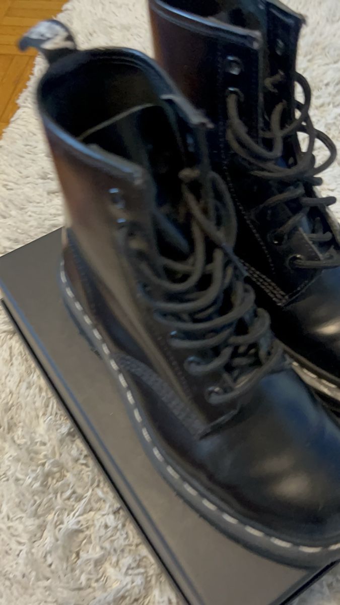 Dr. Martens Scarpe da donna: Dr. Martens – Nuovo (secondo la descrizione) da Moudon venduto da cin_6rxj 3