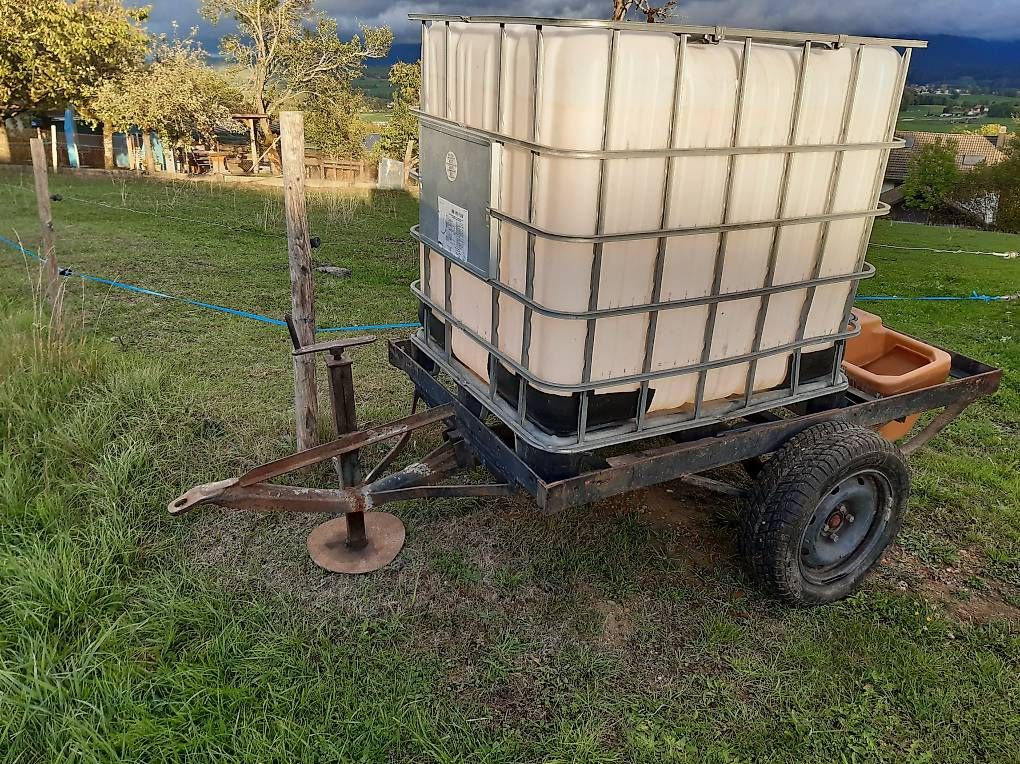 Accessoires: Citerne pour abreuver  – D'occasion à Les Thioleyres par Chevalley1984 1