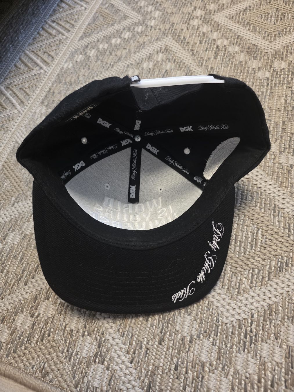 Hüte, Mützen & Caps: DGK Snapback Cap schwarz "World is Yours"  – Gebraucht aus Dorf von Echo_Elements 2