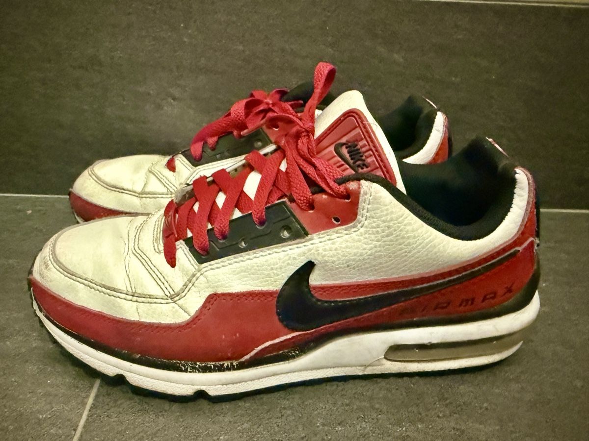 Nike Chaussures hommes: Nike Sneaker – D'occasion à St. Gallen par Supernova81