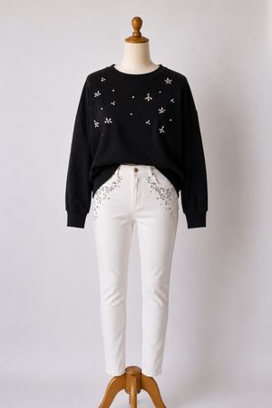 Schwarzes Terranova Sweatshirt XL mit Schmucksteinen ✨