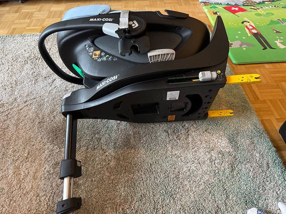 Maxi Cosi Pebble 360 i Size   Base Isofix FamilyFix 360 (Gebraucht) in