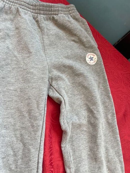 Converse Pantaloni: Kinder Converse Trainer Hose Freizeit Hose 163-175 grau – Usato da Bergdietikon venduto da antovale 1