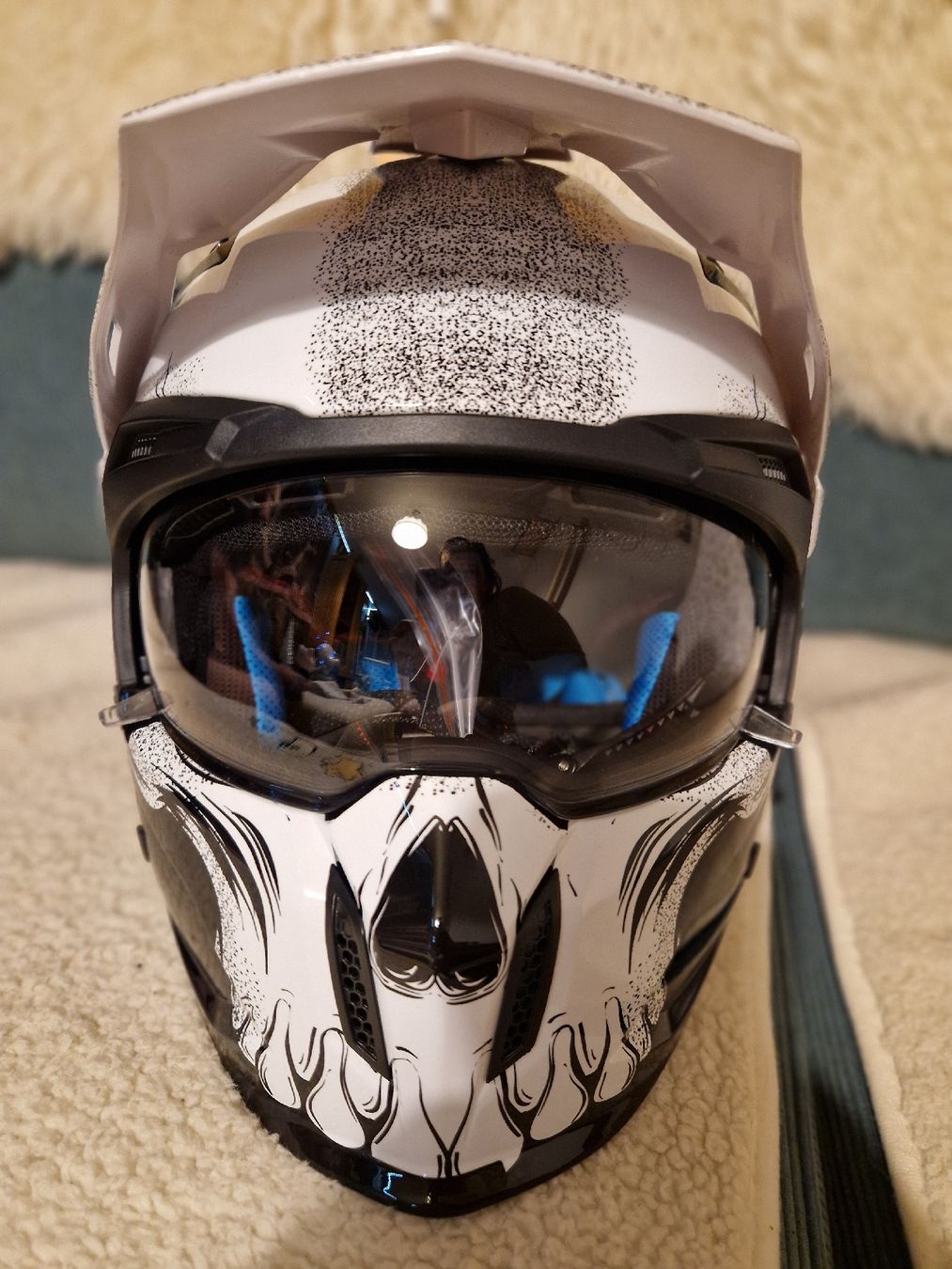 Caschi & visiere: Casque MT Helmets streetfighter skull – Nuovo e nell'imballaggio originale da Blignou (Ayent) venduto da Mazikeen 1