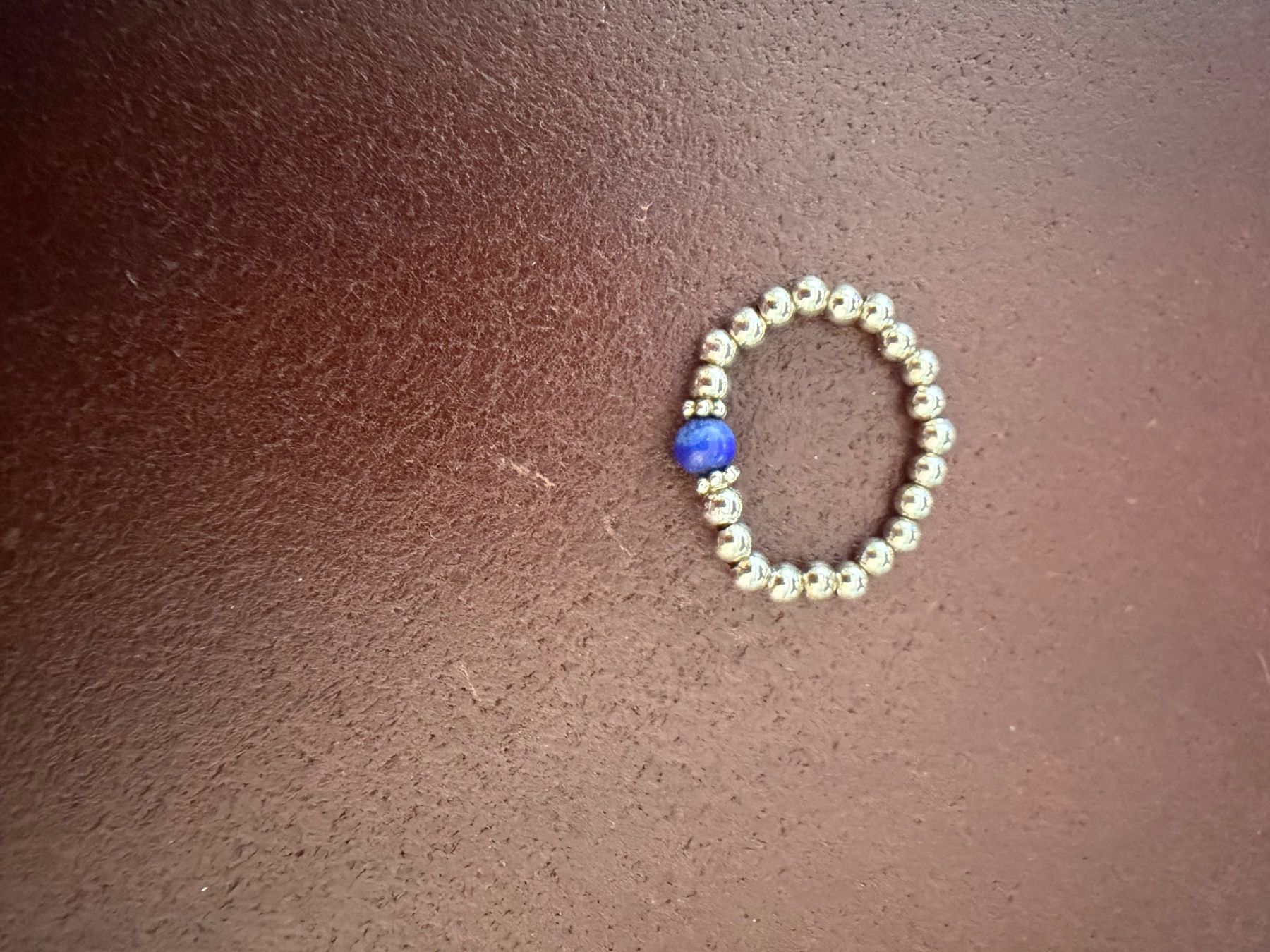 Bagues: Elastischer Fingerring mit blauem Stein (Lapis) silberoptik – Neuf (Voir description) à Zürich par estrichundkellerleer