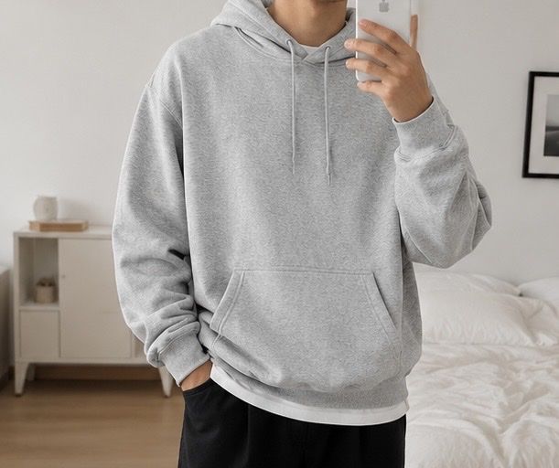 H&M Maglioni & Felpe:     Grauer Herren Hoodie – Usato da La Punt Chamues-ch venduto da yara.mueller 2
