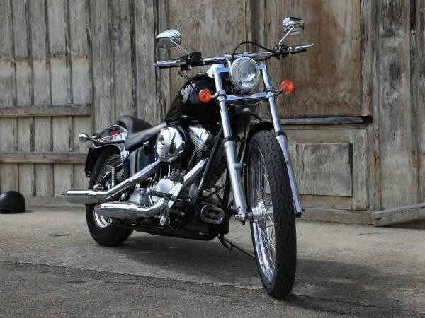 Harley-Davidson Chopper: 2000 HD SOFTAIL FXST – Gebraucht aus Buochs von 49er 4