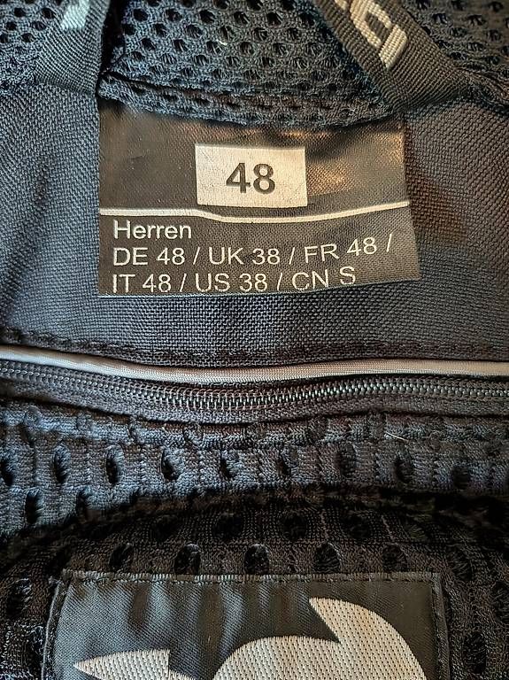 Vanucci Completi: Lederkombi Herren Grösse 48 – Usato da Bubikon venduto da Aaron.Studer 3
