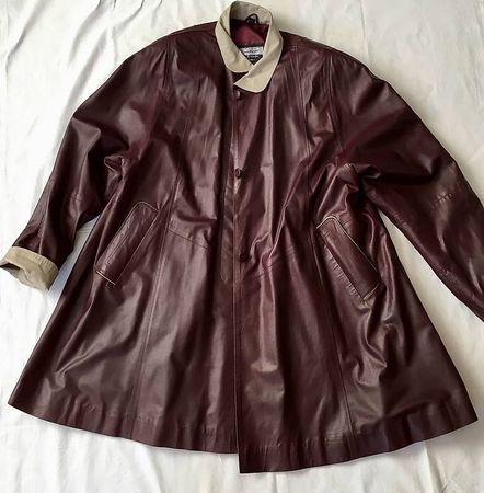 A vendre manteau en cuir de veau