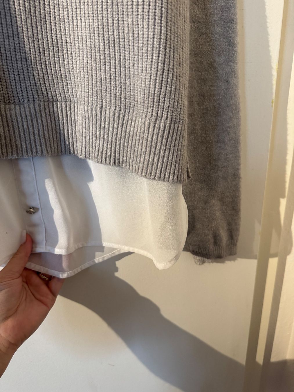 Maglioni & Felpe: Strickpullover mit Bluseneinsatz, Grau, Grösse S – Nuovo (secondo la descrizione) da Künten venduto da bel_6wn2 1