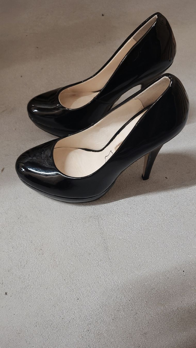 Buffalo Scarpe da donna: Pumps Buffalo schwarz Lack Grösse 38, neu – Usato da zürich venduto da wuscheli0102