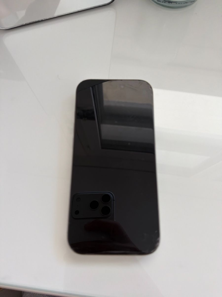 Apple Telefoni cellulari / Smartphones: iPhone 16 Pro Defekt – Difettoso da Wauwil venduto da oli_kh9q 1