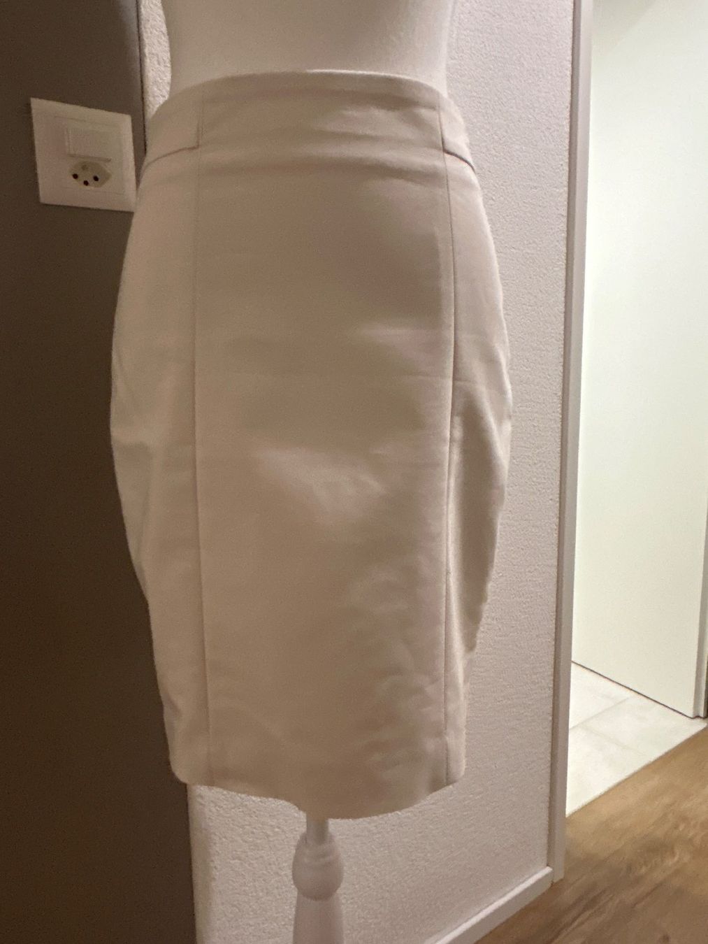 H&M Gonne: Jupe cremefarbig von H&M  Gr. 36 – Usato da Brunnen venduto da Nala2929 2