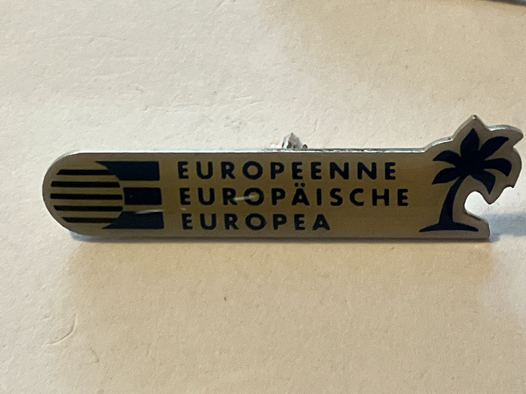 Placchette & Badge: 1 Pin Europeenne  – Usato da Basel venduto da djwwpp