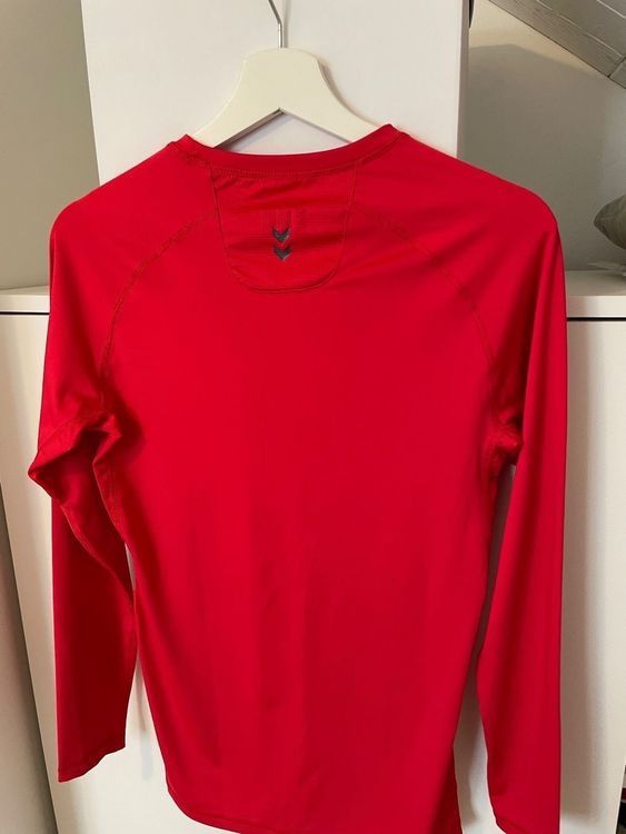 T-shirt: Funktionsshirt Hummel – Usato da Arbon venduto da flowerandfound 1