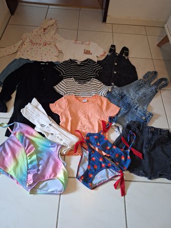 Badekleidung & Sommerkleider-Set Grösse 122/128☀️