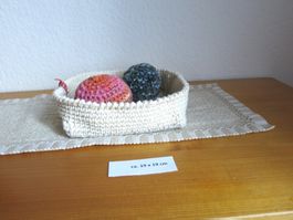 viereckiges  Körbchen gehäkelt /ca 19x19cm
