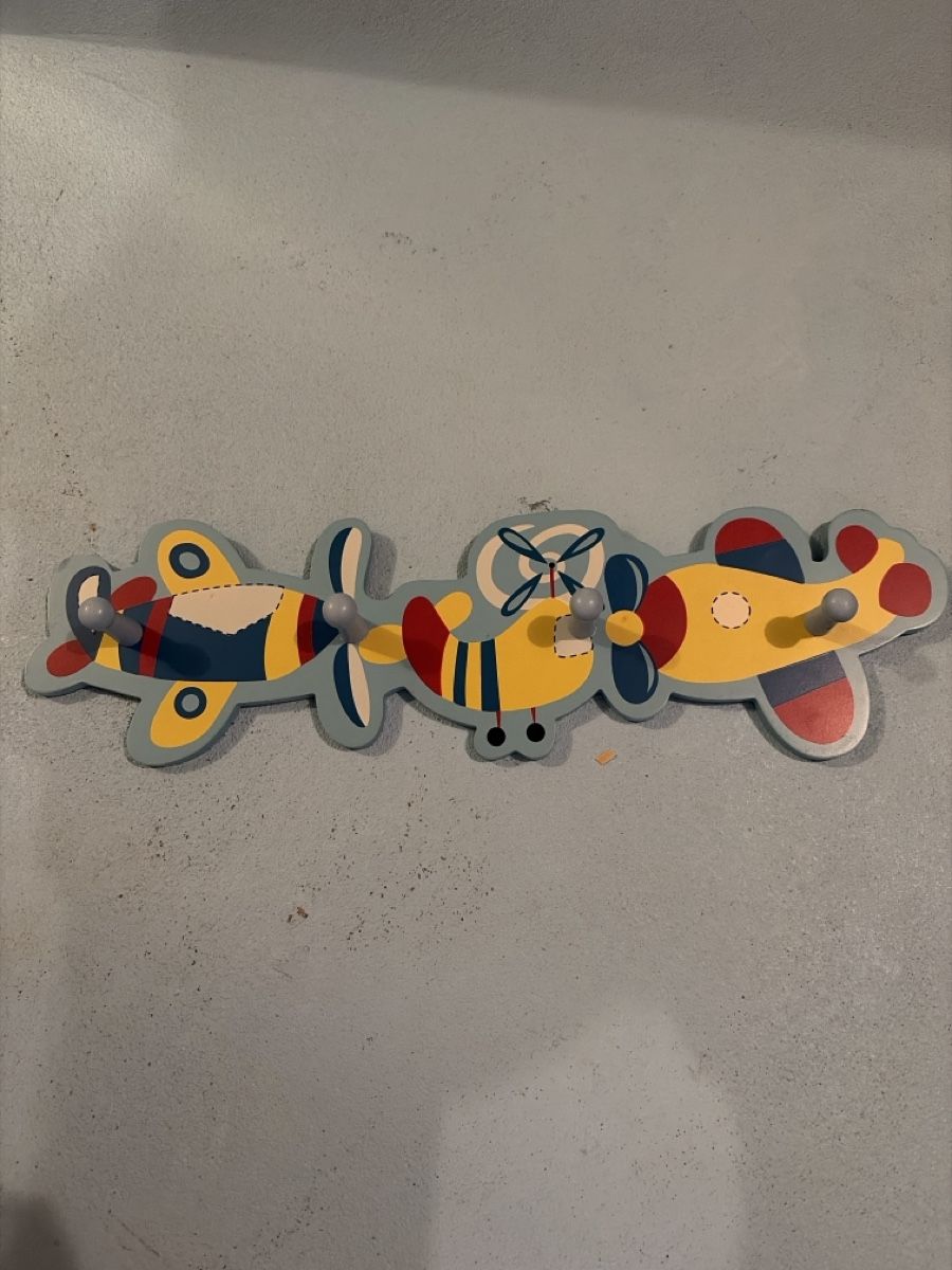 Guardaroba: Kinder Garderobe Flugzeuge – Usato da Root venduto da 156500