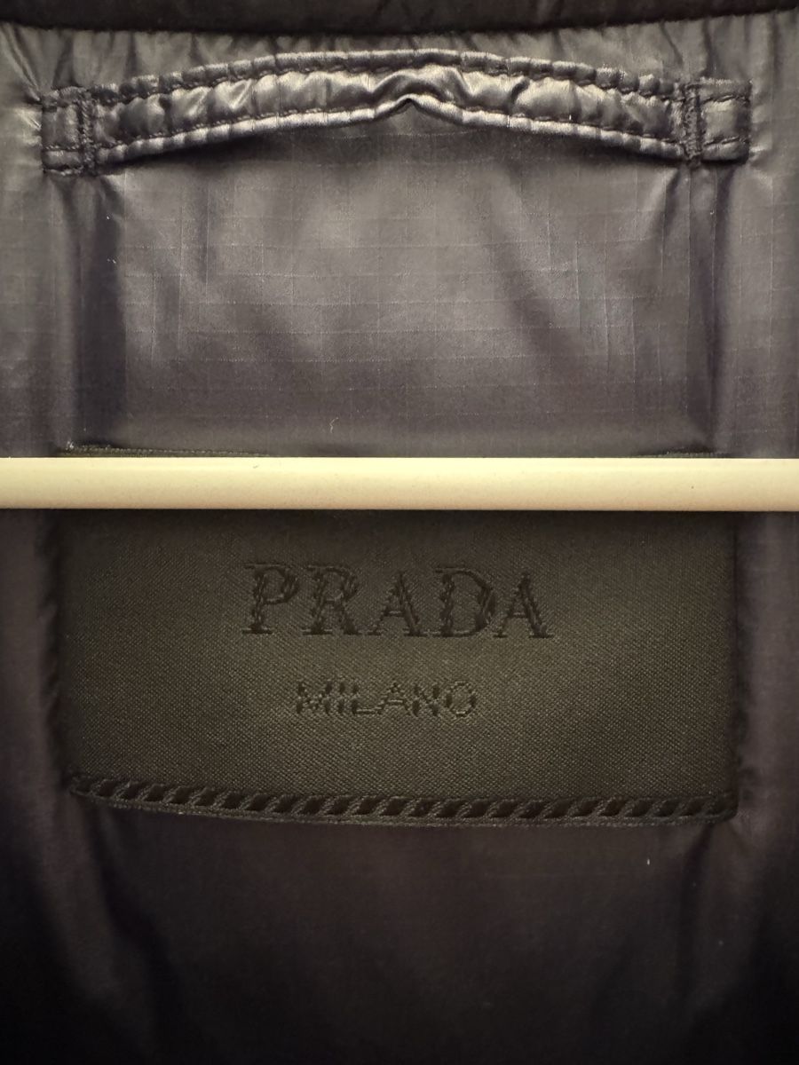 Prada Gilets & Westen: Originale Prada Weste – Neu (gemäss Beschreibung) aus Birmenstorf AG von Finoallafine1897 2