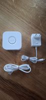 Philips Hue Bridge mit Netzteil und Kabel