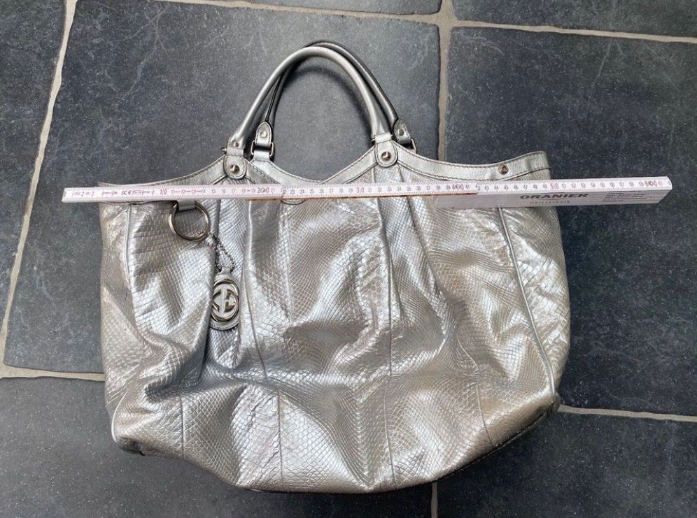 Gucci Borse da donna: Sac Gucci en python argenté – Usato da lutry venduto da patriciamonod 3