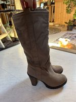 Damen Stiefel beige mit Absatz Grösse 37, top Zustand 