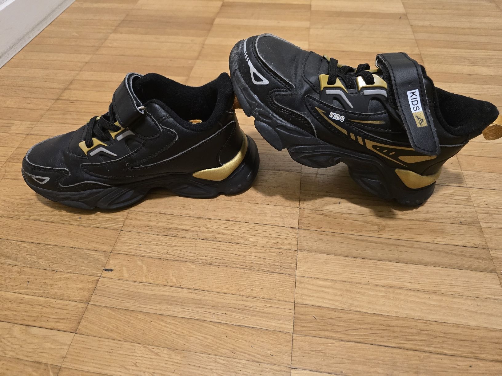 Scarpe per ragazzi: Schuh größe 22 – Usato da Oftringen venduto da sweden03 1
