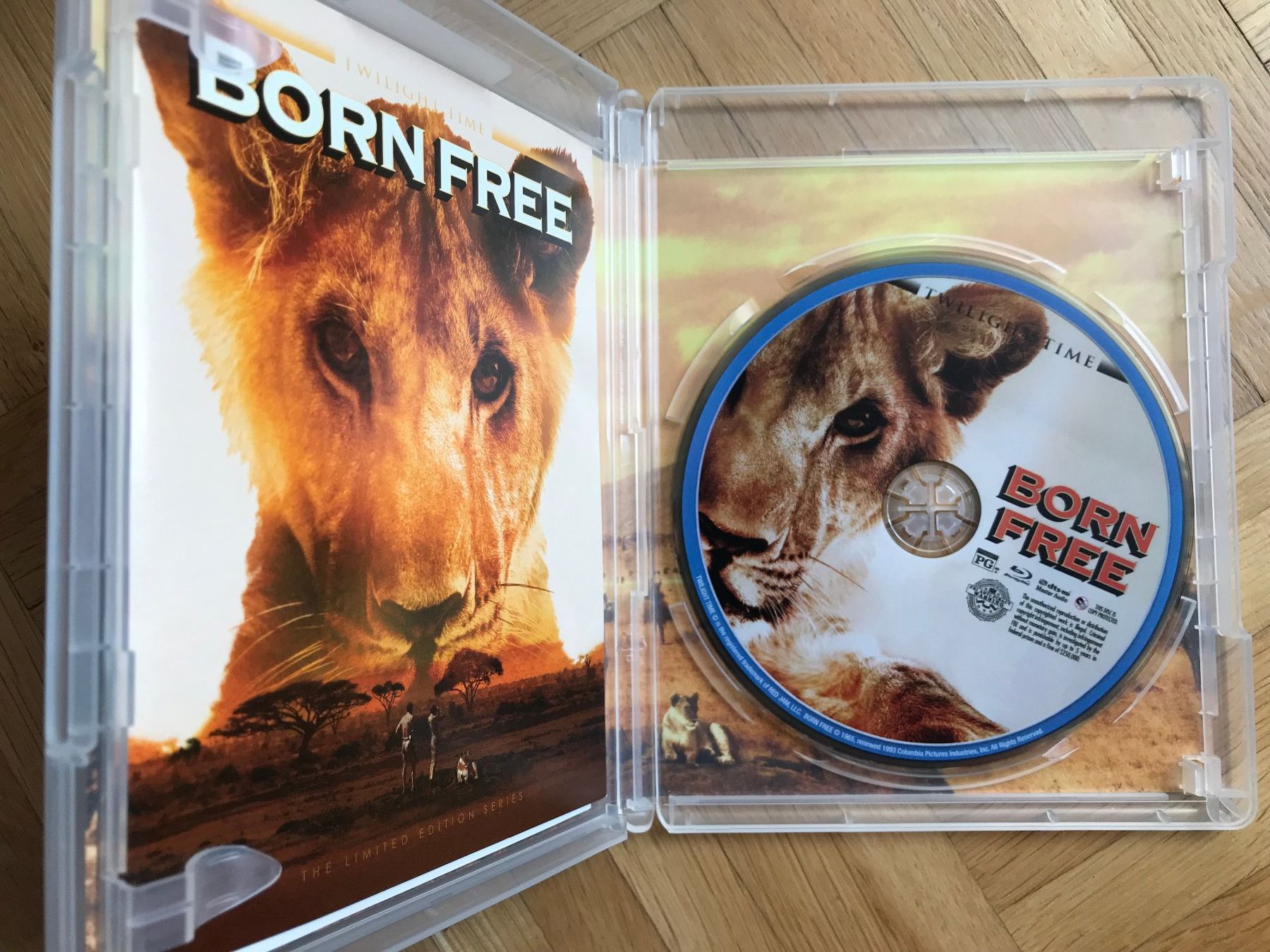 Tutti i DVDs: Born Free - mit Booklet - Blu-ray – Nuovo (secondo la descrizione) da Zürich venduto da Malcom 1