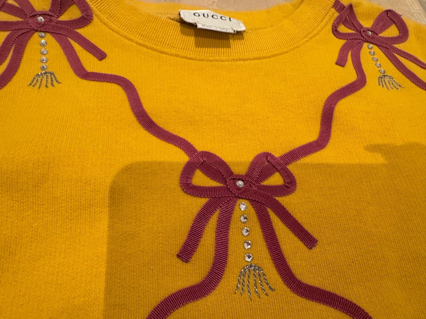 Gucci Maglioni & Felpe: Gucci wunderschöner Glitzerschleifen Pulli, 10-11J NP 320 Fr – Usato da Klingnau venduto da Markus14 3