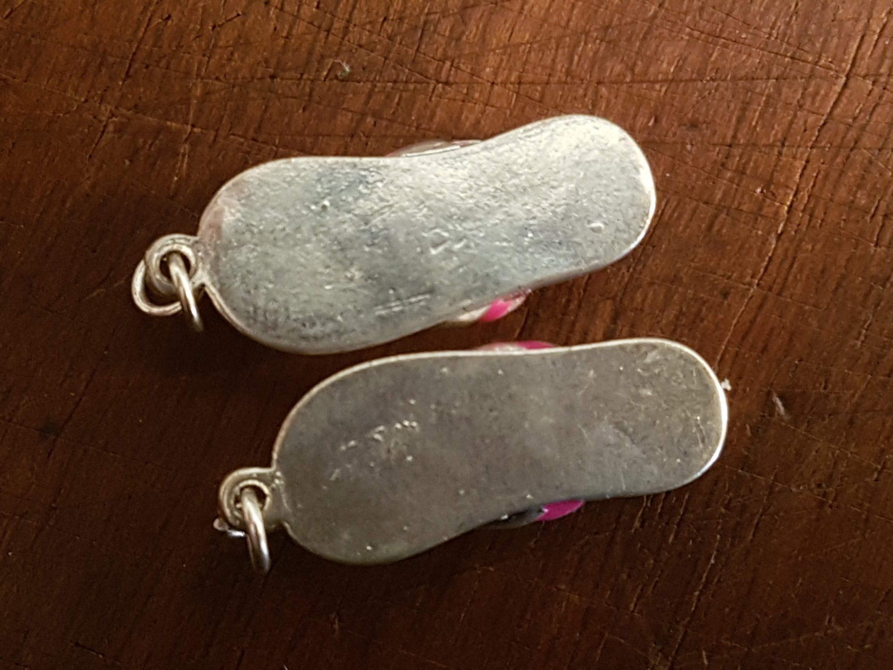 Ohrringe & -stecker: Ohrringe Flipflops Emaille rosa weiss silberfarben – Gebraucht aus Ettingen von Maranathatalitha 2