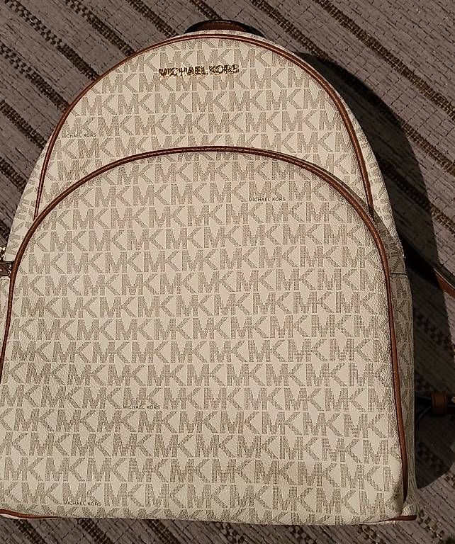 Sacs à dos: Michael Kors Back Pack – D'occasion à Wangen SZ par daslohntsich
