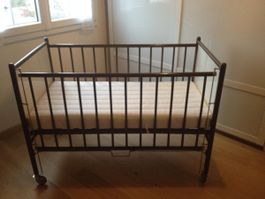 Lit enfant vintage avec matelas